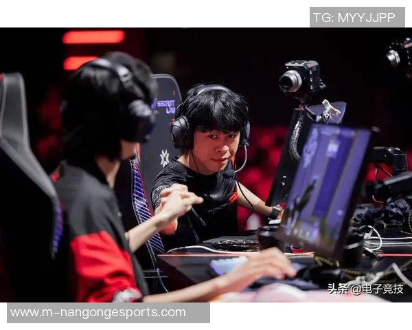 电竞实时数据分析显示FPX在英雄联盟比赛经验排行榜中荣登第二名实时新闻